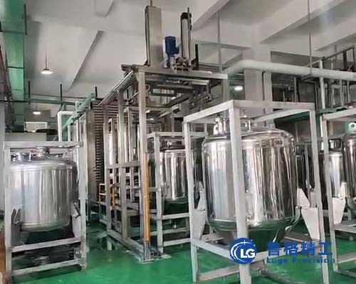 某头部企业成功引进1000L 锂盐桶自动化清洗线